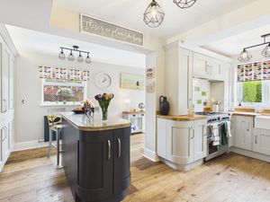 Kitchen- click for photo gallery